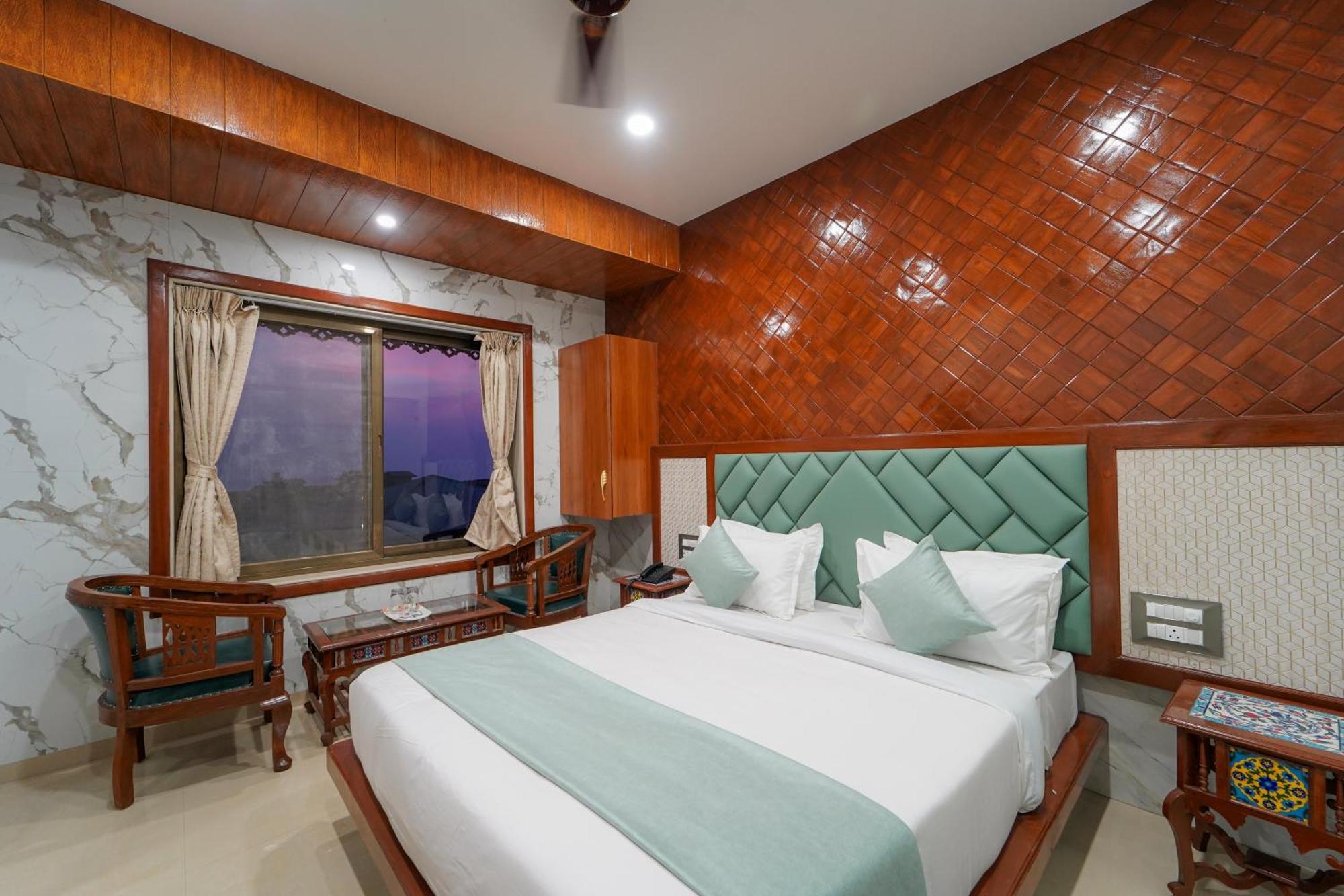 Hotel Bright Star Махабалешвар Екстер'єр фото